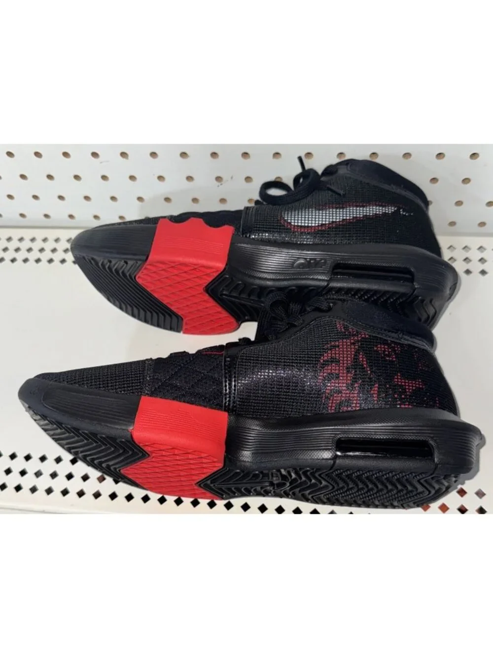 Nike LeBron Witness 8 Bred Mens Basketball Shoes Size 7.5 Black Red FB2239-005